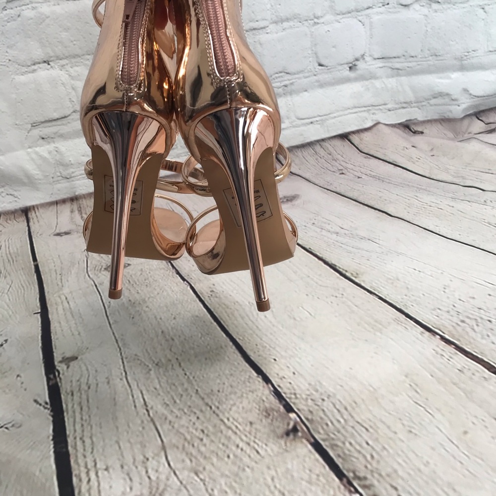 Shoe Republic Heels - Picture 6 of 6